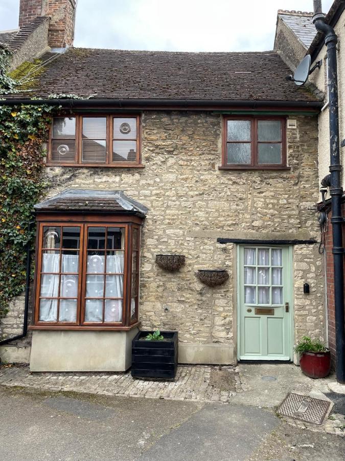 B&B Bicester - Charming 2BR Cottage Retreat in the Centre of Bicester - Bed and Breakfast Bicester