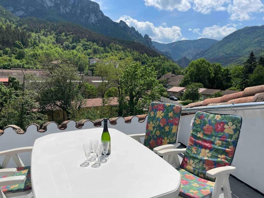 B&B Axat - Cosy house with roof terrace and stunning views - Bed and Breakfast Axat