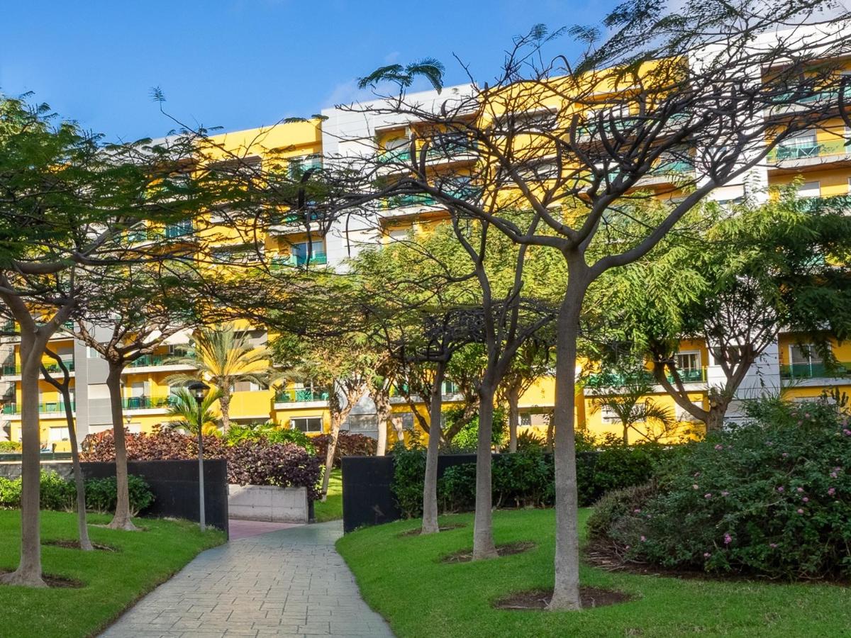 Apartment Abora Garden with terrace, pool, extensive gardens and free parking - Bed and Breakfast Las Palmas de Gran Canaria