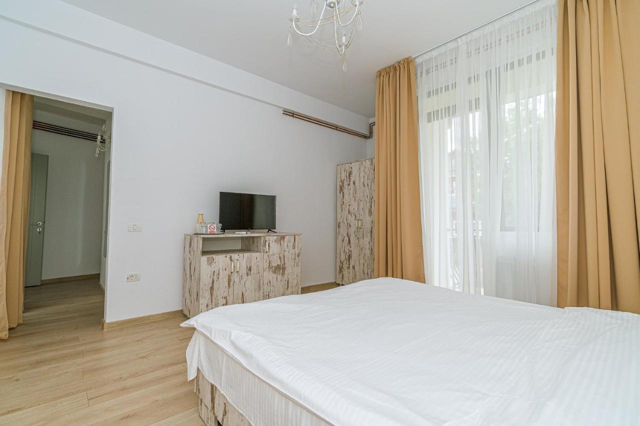 Chambre Lit Queen-Size avec Balcon