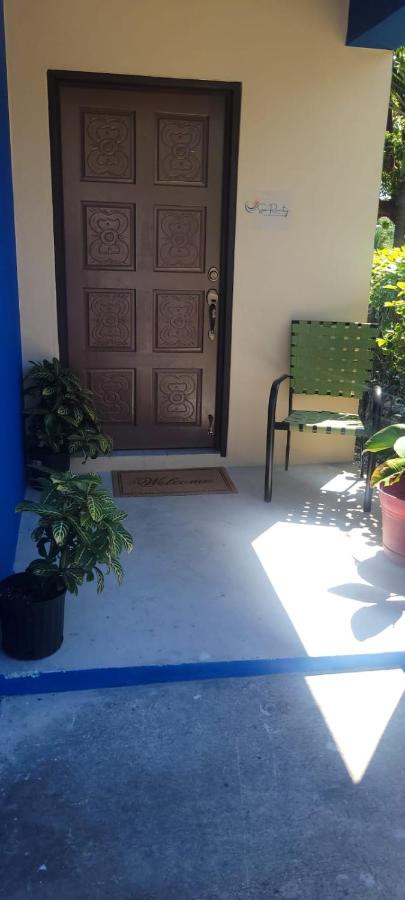 Sea-Renity Hideaway (Studio Apt) - B&B