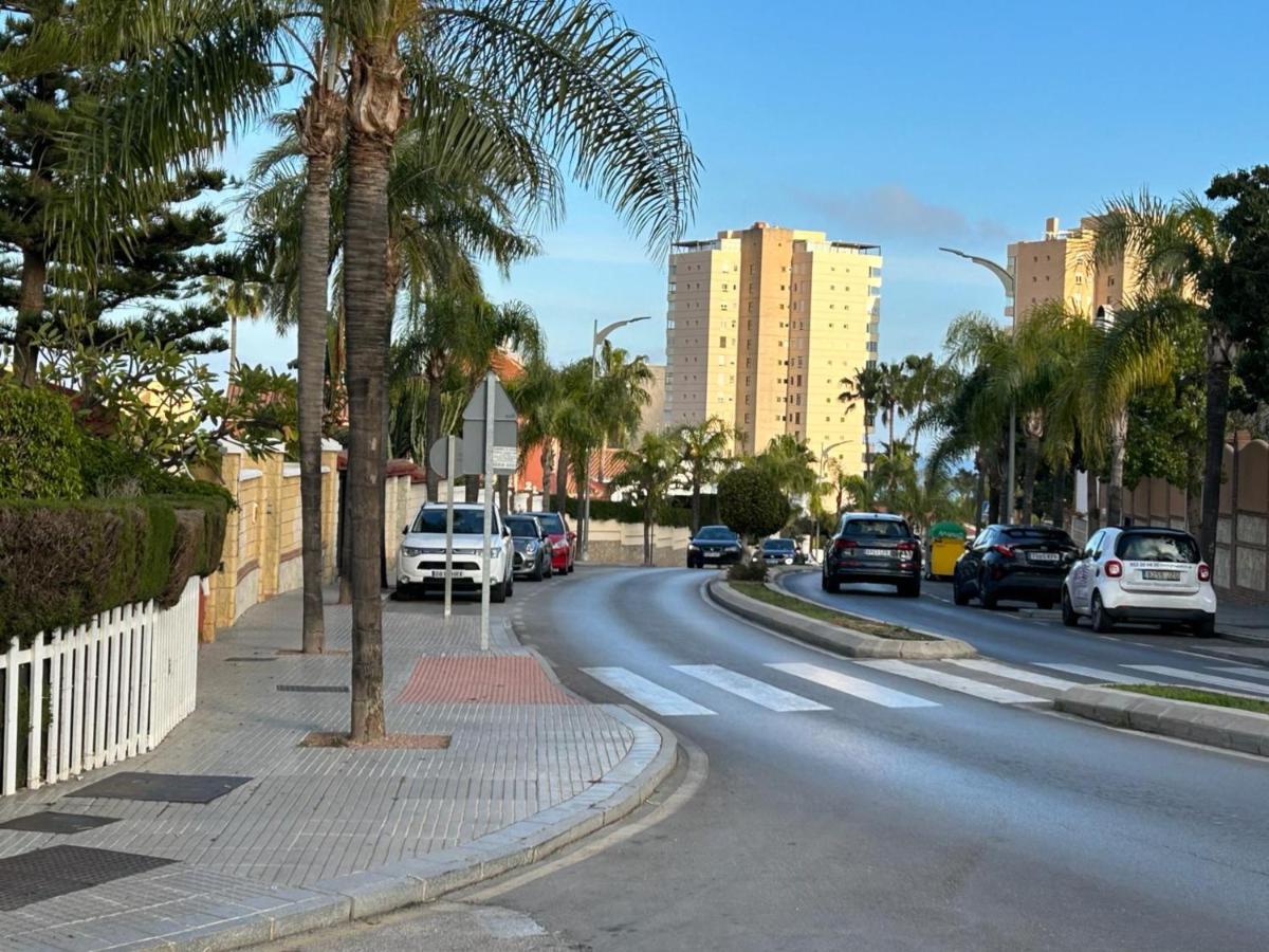 Oasis en Playamar con piscina - B&B