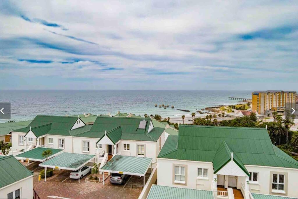 Dolphins 25 Stay - B&B
