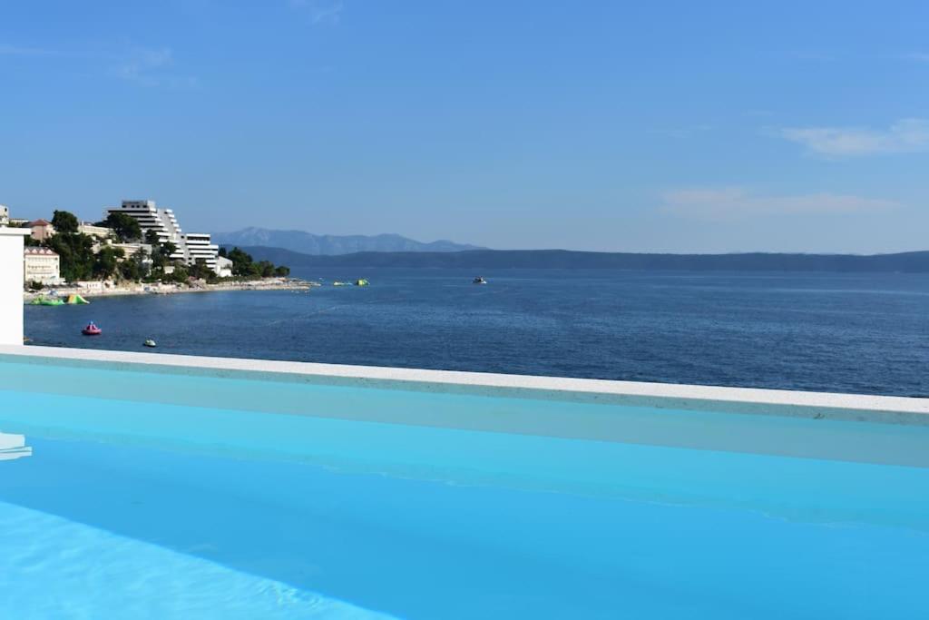 B&B Podgora - Villa Mel I - Luxury Waterfront Villa Downtown with Pool! - Bed and Breakfast Podgora