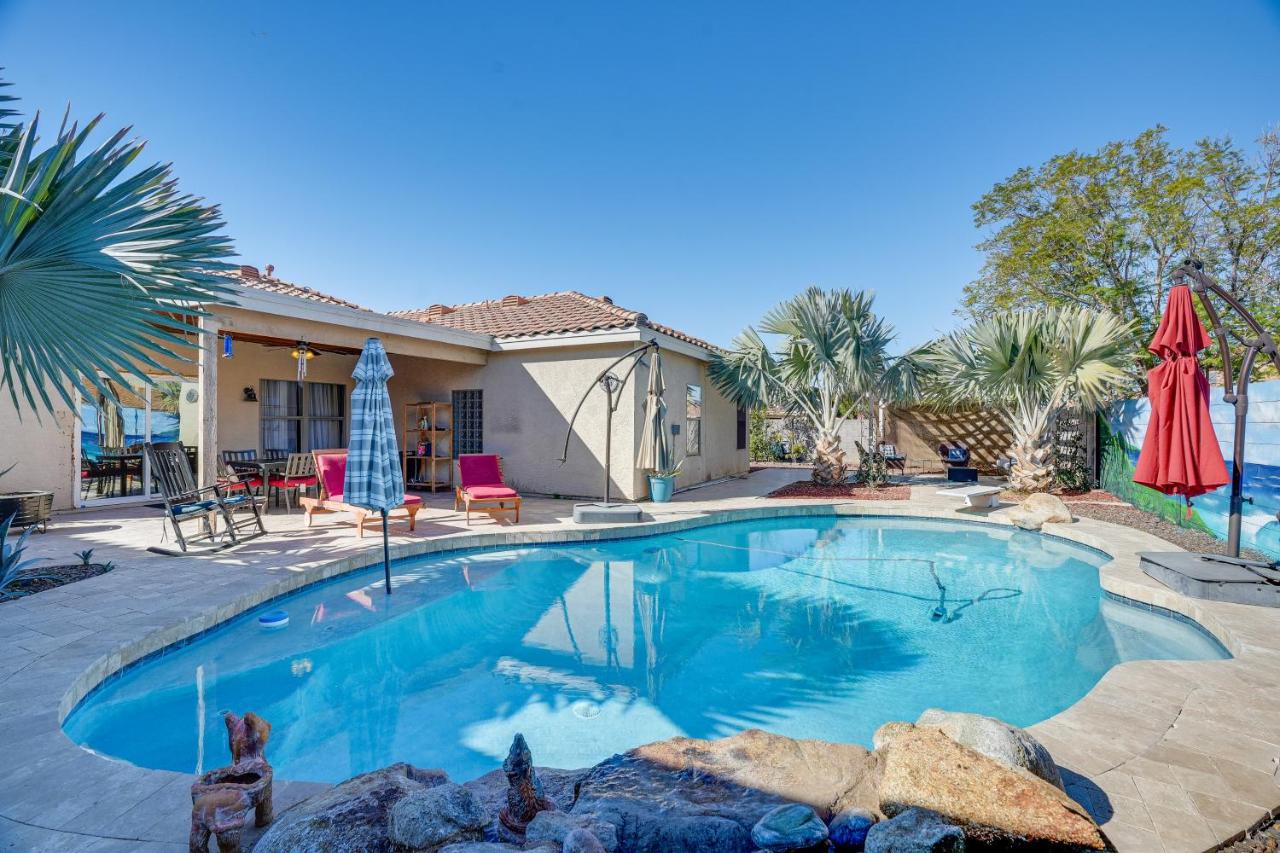 Sunny Peoria Home with Private Pool and Gas Grill! - B&B