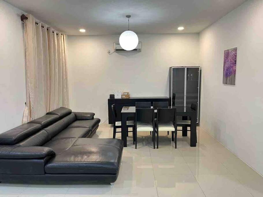 EcoPark Condominium, 5mins to airport, malls & eatery - Bed and Breakfast