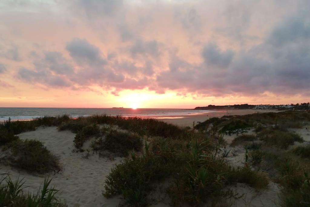 Apartamento con inmejorables vistas de la Barrosa - B&B Chiclana de la Frontera