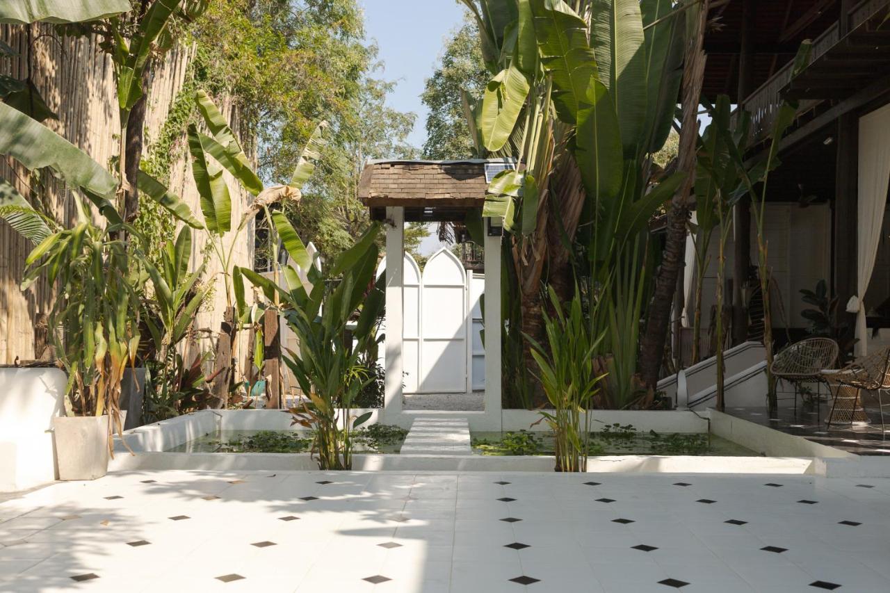 Private Oasis Pool Villa, 8 Bedroom for Groups - B&B Chiang Mai