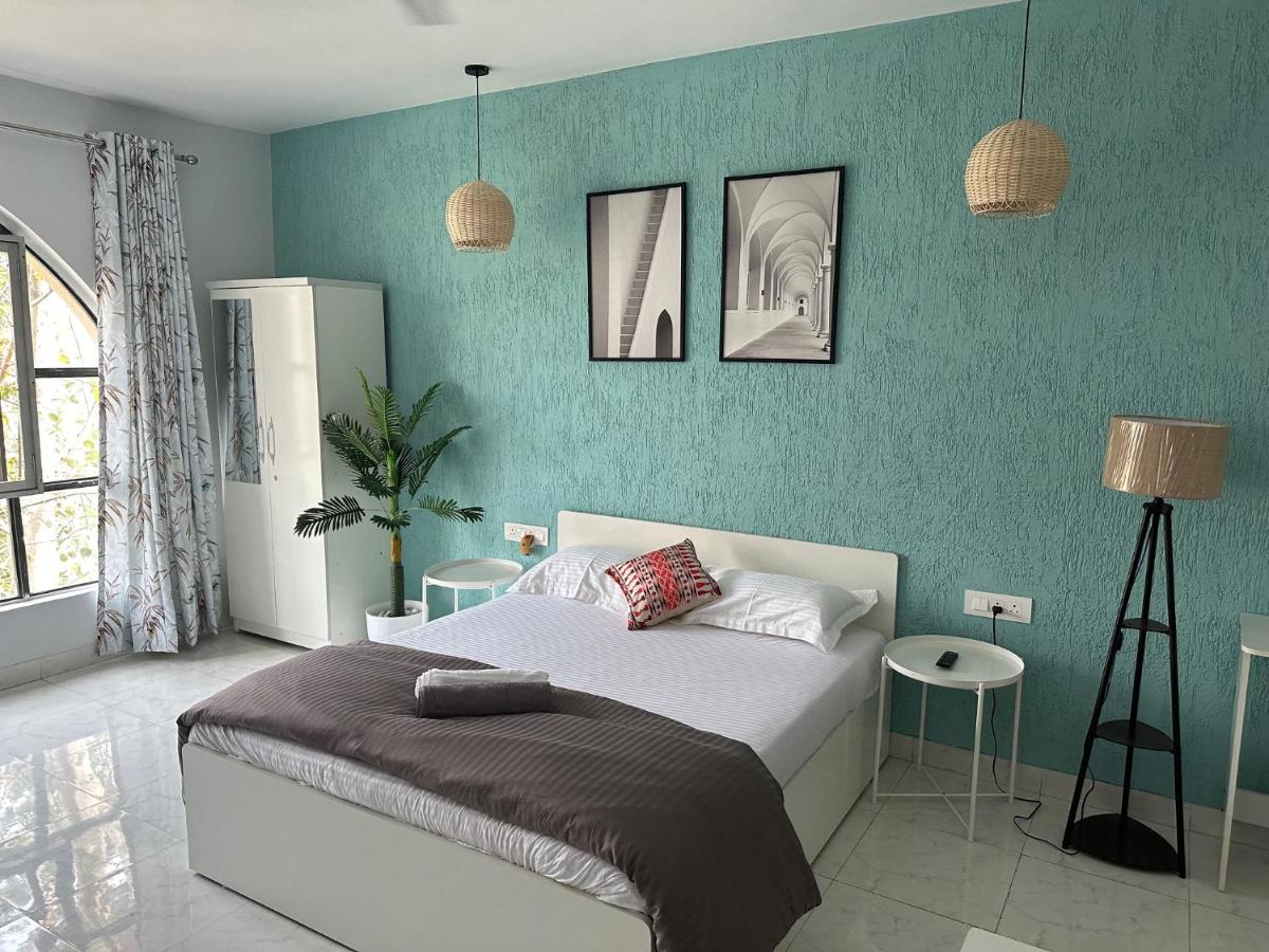 Azure : Private Studio in Koregaon Park - B&B