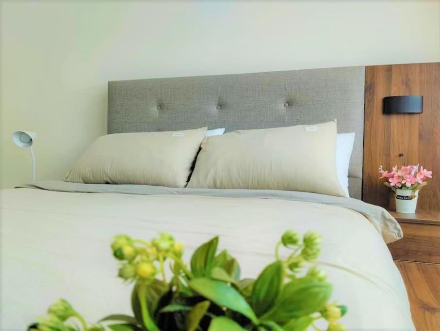 B&B Kuching - Modern and Charming Couple Suite @Riverine Kuching - Bed and Breakfast Kuching