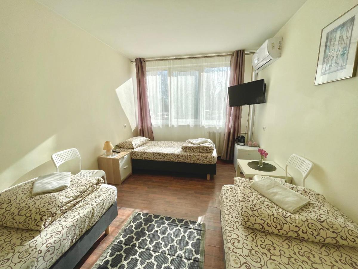 Camera Tripla Economy con Bagno in Comune