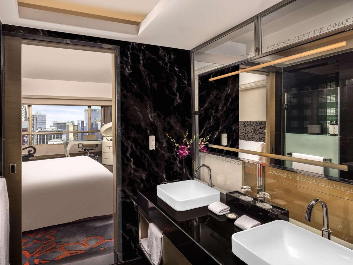 Ho-Chi-Minh-City Sofitel-Saigon-Plaza-Hotel facility