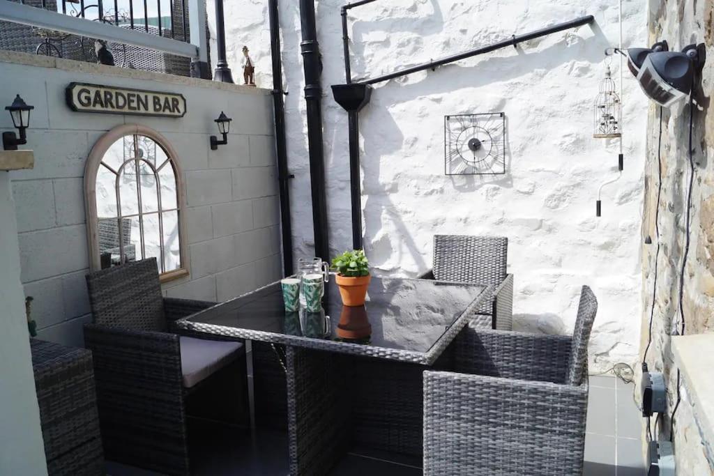 B&B Ingleton - A Cosy Country Retreat in the Dales- Rowan Cottage - Bed and Breakfast Ingleton