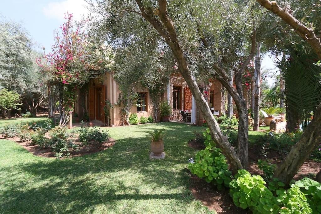 Superbe Villa a 7 min du centre - B&B
