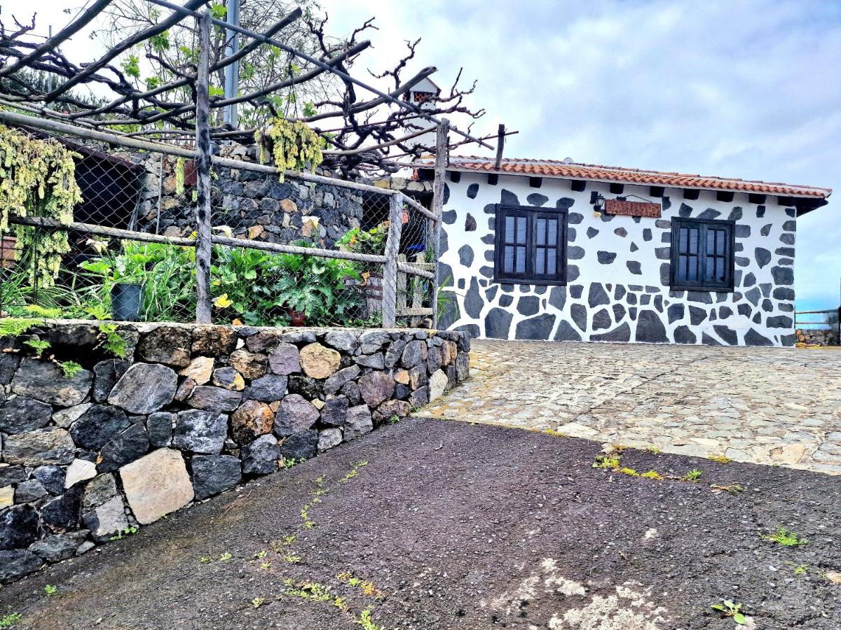 B&B Icod de los Vinos - Casa Rural Teide in Icod de los Vinos by HRtenerife Net - Bed and Breakfast Icod de los Vinos