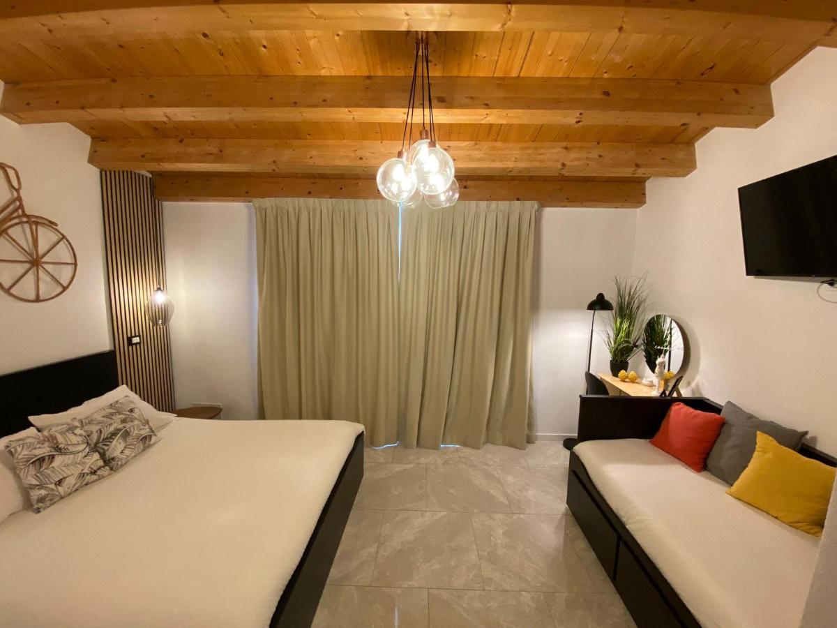 Habitación Triple con terraza