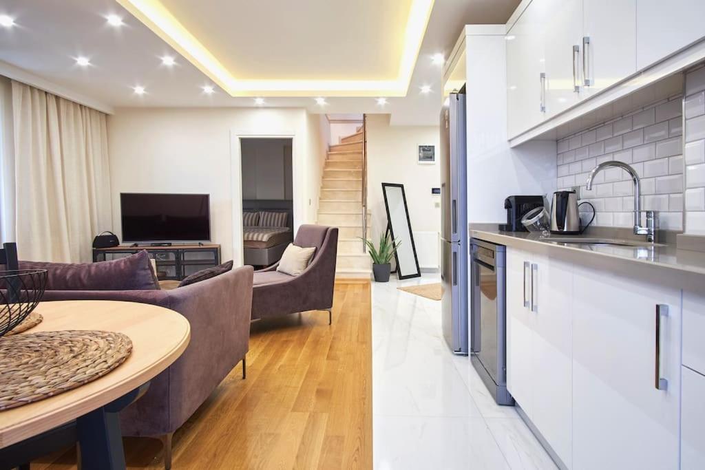 B&B Istanbul - Privat 3 Bedroom Duplex Apartment at Ulus Beşiktaş - Bed and Breakfast Istanbul