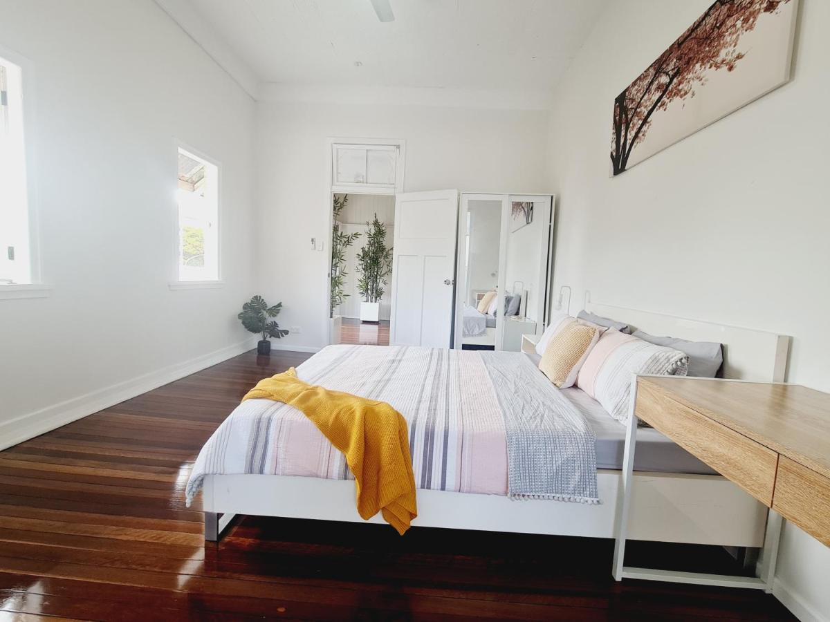 B&B Maryborough - Exclusive location - Entire 3-bedroom in Maryborough CBD, 10ppl - Bed and Breakfast Maryborough