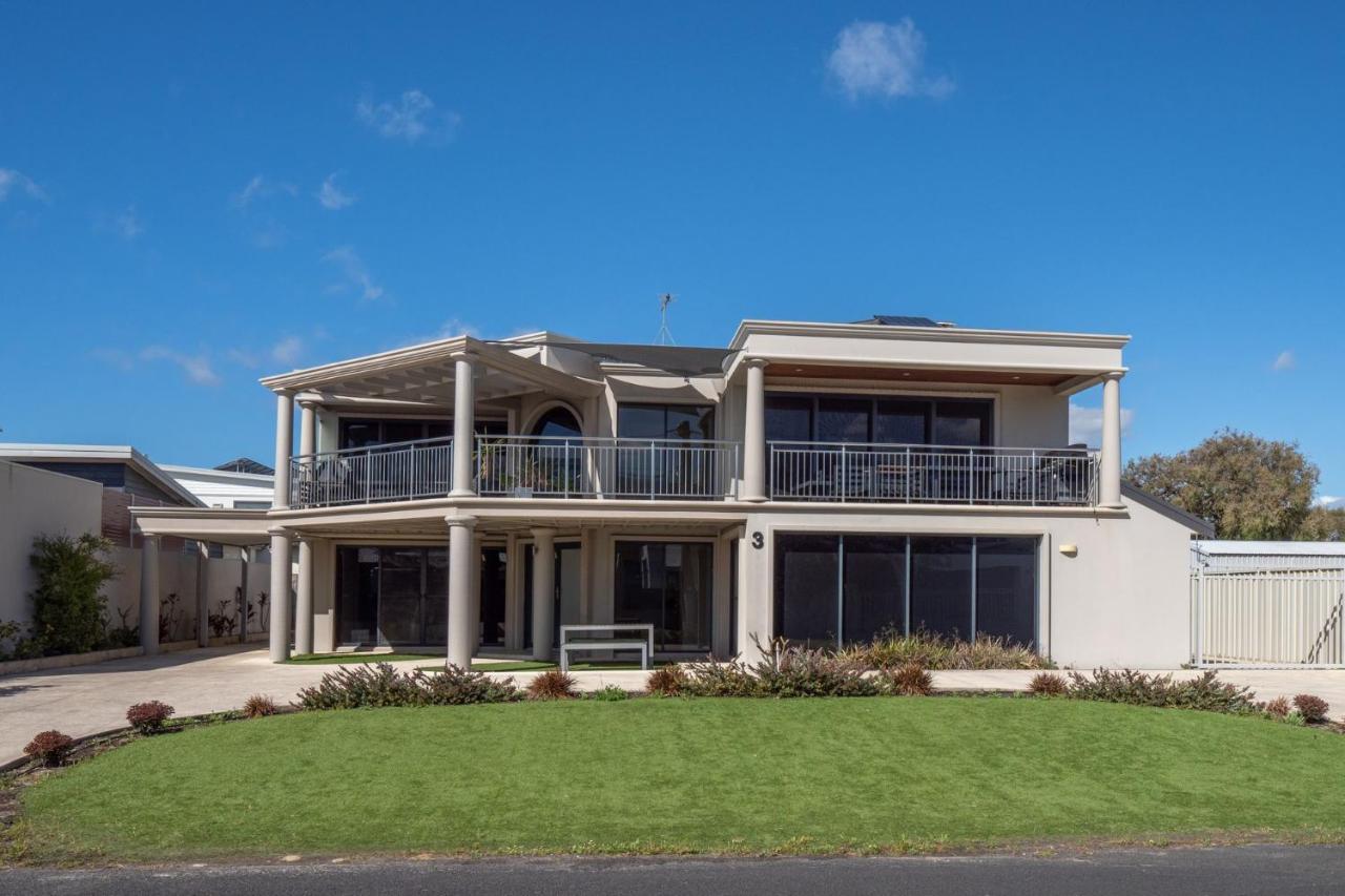 B&B Busselton - Ocean View Executive Apartment 1 - Bed and Breakfast Busselton