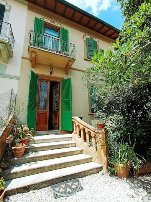 Just outside the Wall: Free A/C, Bikes and WiFi - B&B