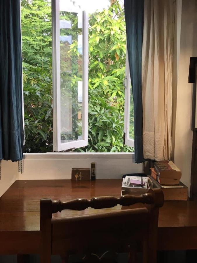 Kamer met Queensize Bed en Balkon