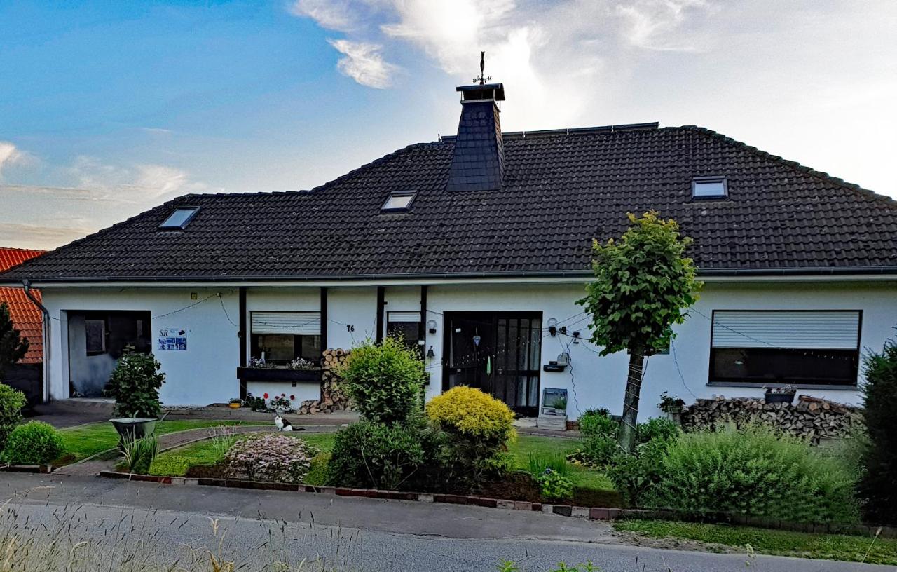 B&B Bad Oeynhausen - Ferienwohnung Rosenpflanzer - Bed and Breakfast Bad Oeynhausen