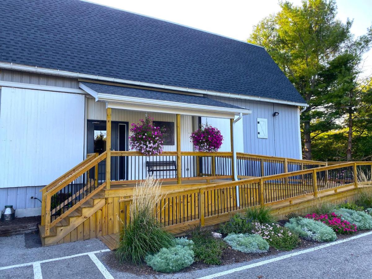 Lake Ontario Motel & Inn - B&B