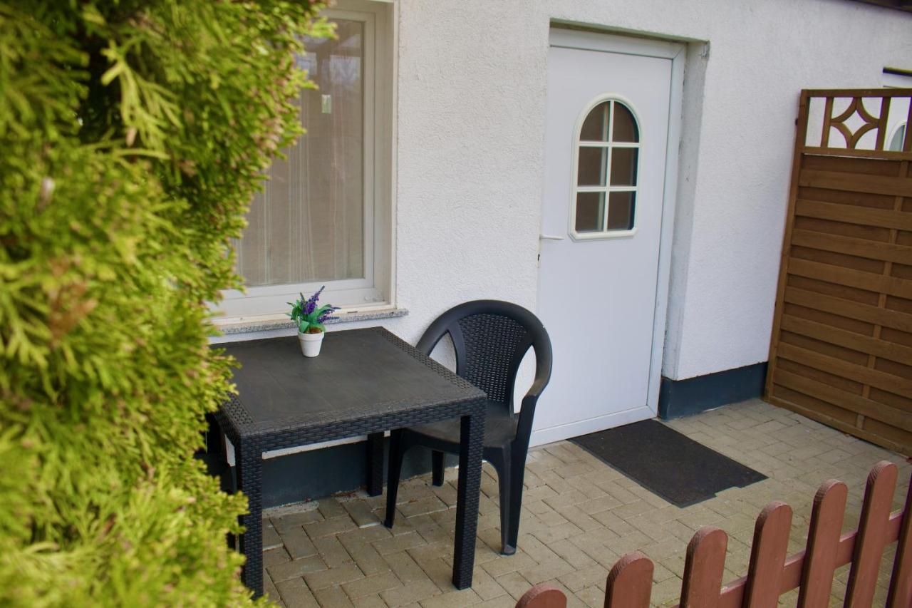 Großer Gartenbungalow Nr 3 mit Terrasse - Strandvogtei Sellin - Chambres d'hôtes Sellin