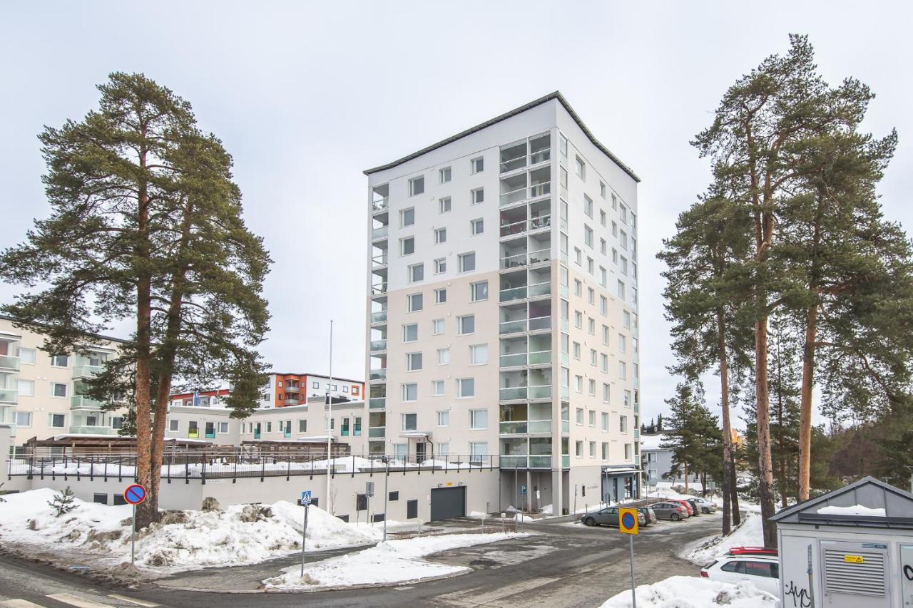 Saunallinen kaksio autohallipaikalla - B&B