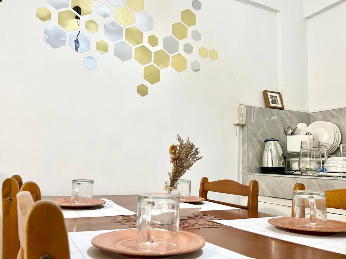 Suite Dreams Staycation - Cozy 2-BR - Wi-Fi Garden Kitchen - Chambres d’hôtes