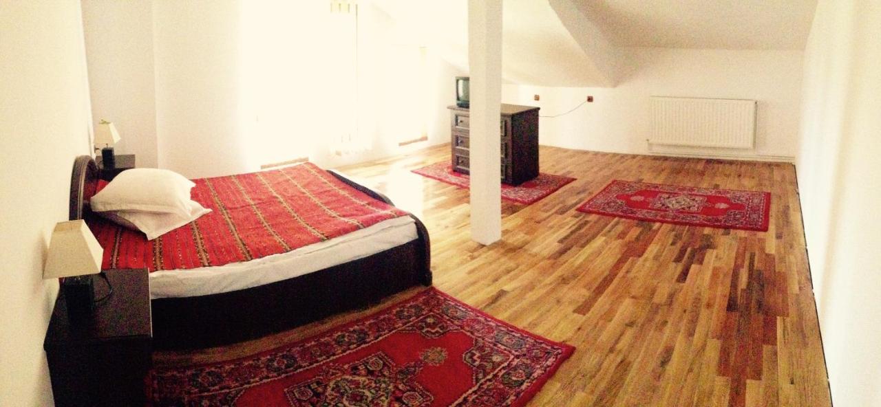 Economy Double Room with Shared Bathroom