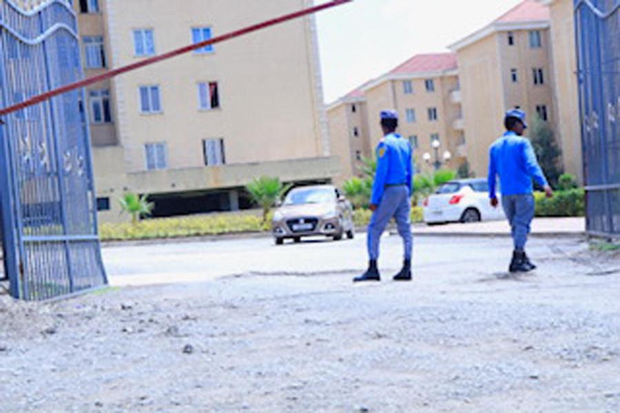 Very secure apartment Bole Addis Enyi Real Estate - Bed and Breakfast