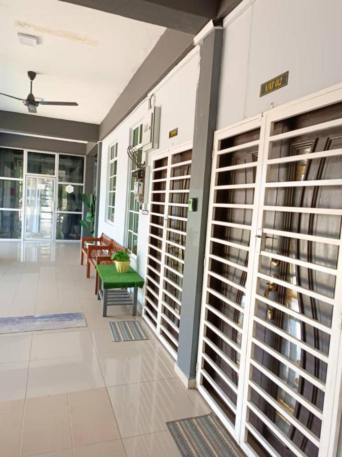 Deluxe Double Room (2 Adults + 1 Child)