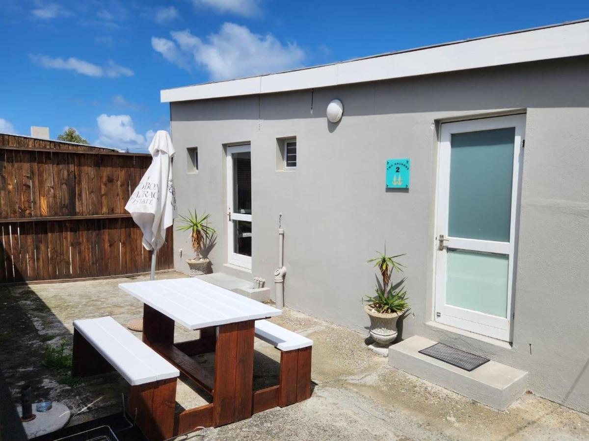 25 On Main Struisbaai - B&B