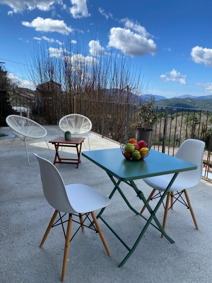 Très beau studio avec terrasse - B&B