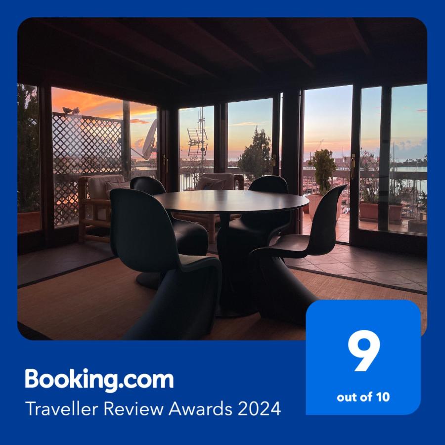Attico con terrazza sul porticciolo turistico di Vibo Marina - B&B