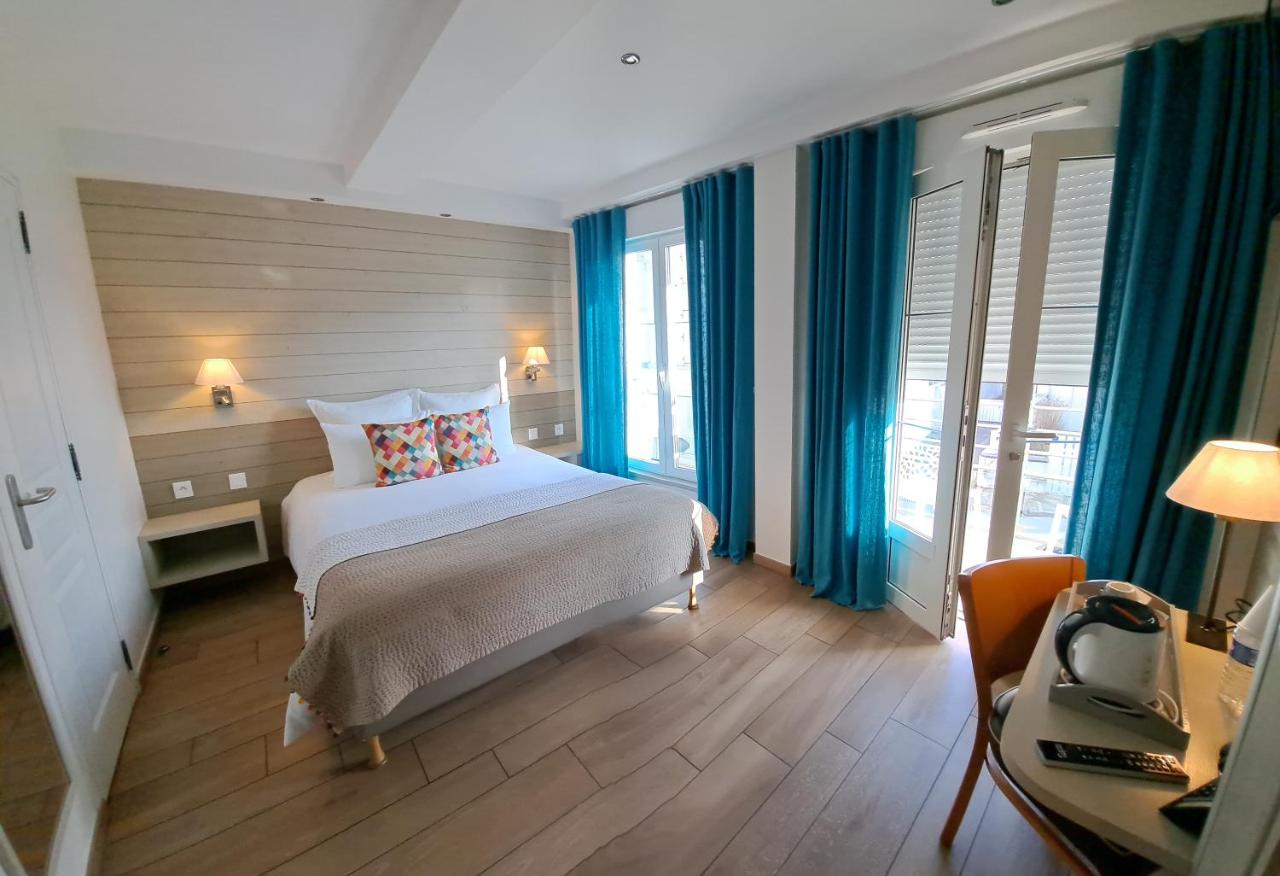 Double Room with Balcony and Village View