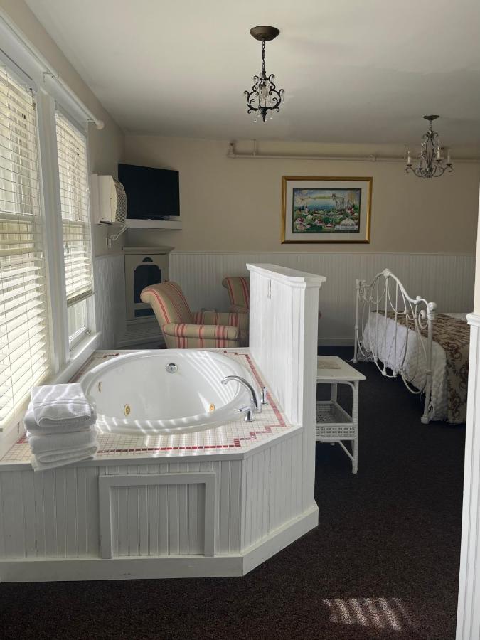 King Suite with Spa Bath