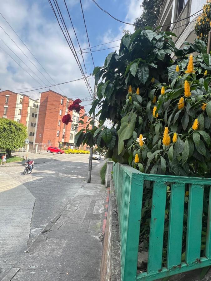 Apartamento cerca mall plaza - B&B