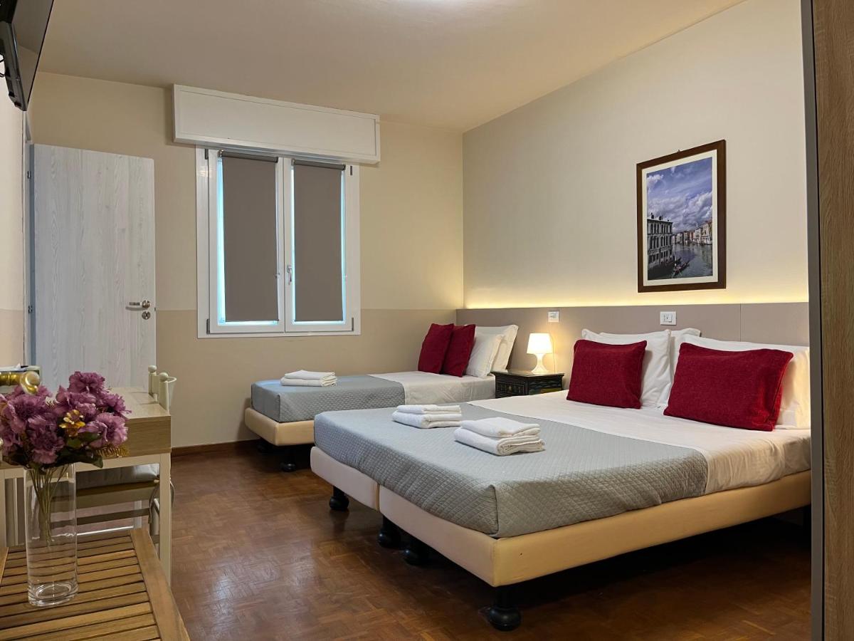 Driepersoonskamer met Eigen Badkamer