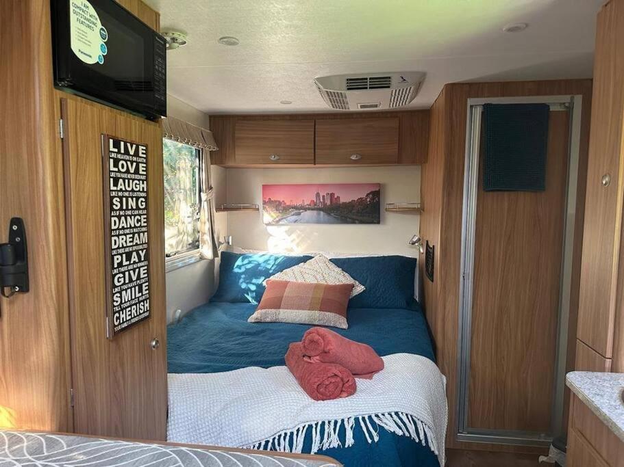 B&B Melbourne - Heated Caravan with all the trimmings - Bed and Breakfast Melbourne