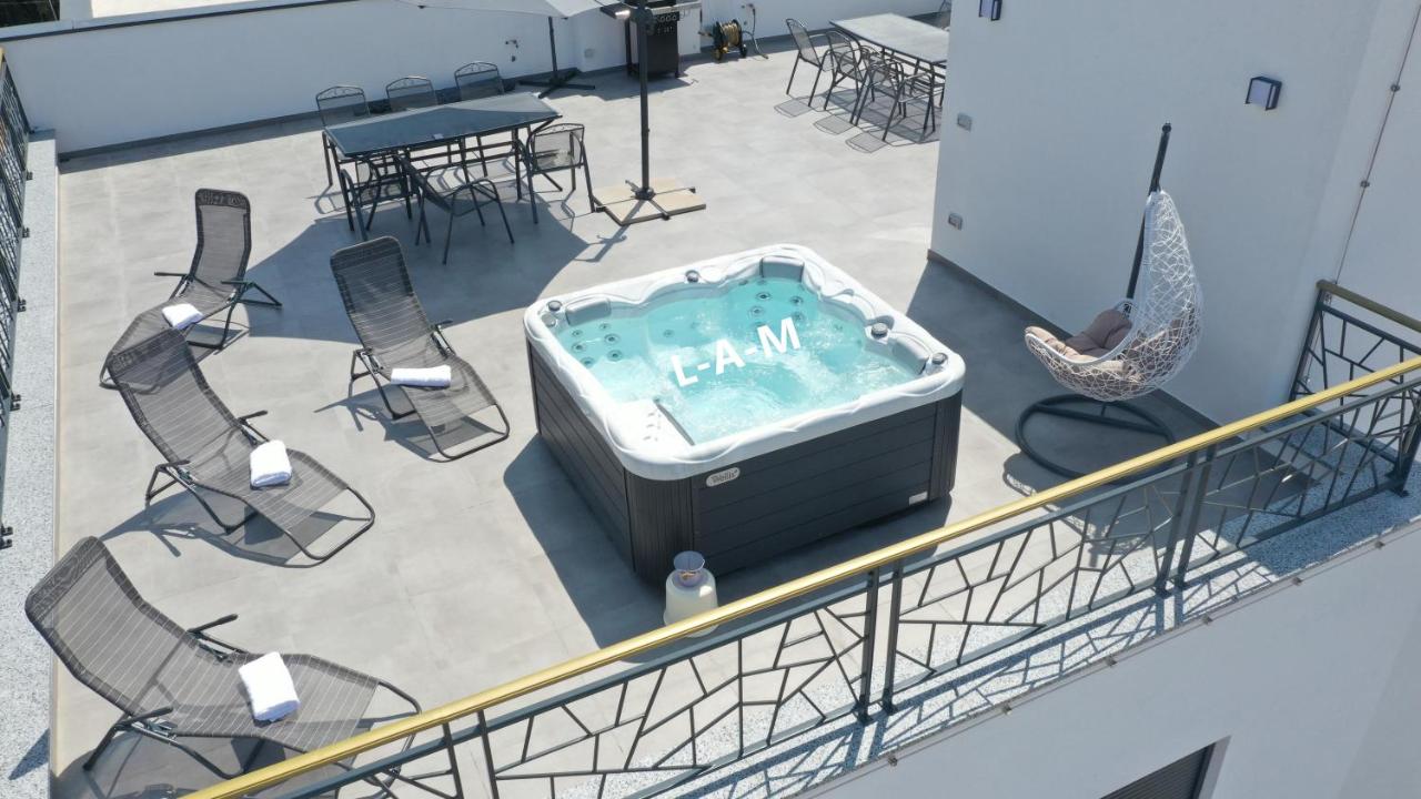 Apartments L-A-M - B&B Podstrana