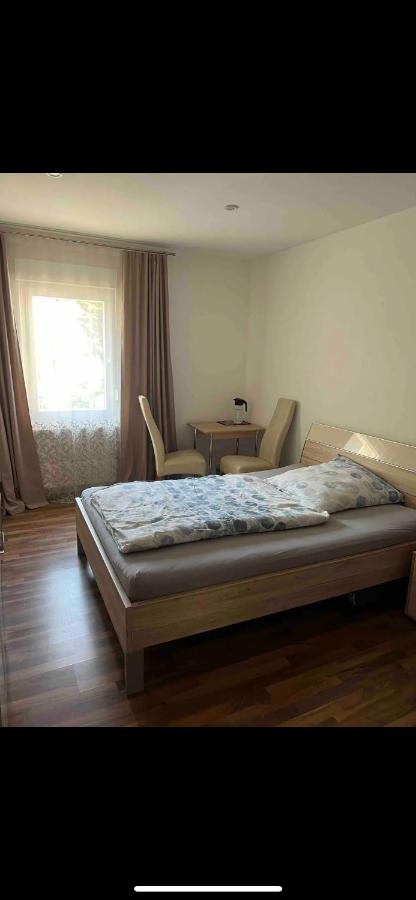 Privatzimmer , mit sehr guter Verkehrsanbindung - Ferienwohnung Nürnberg