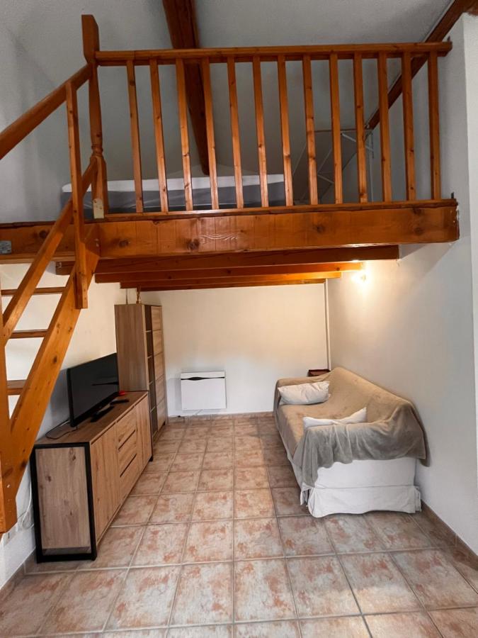 LES VIEUX CABASSOLS VENELLES - B&B