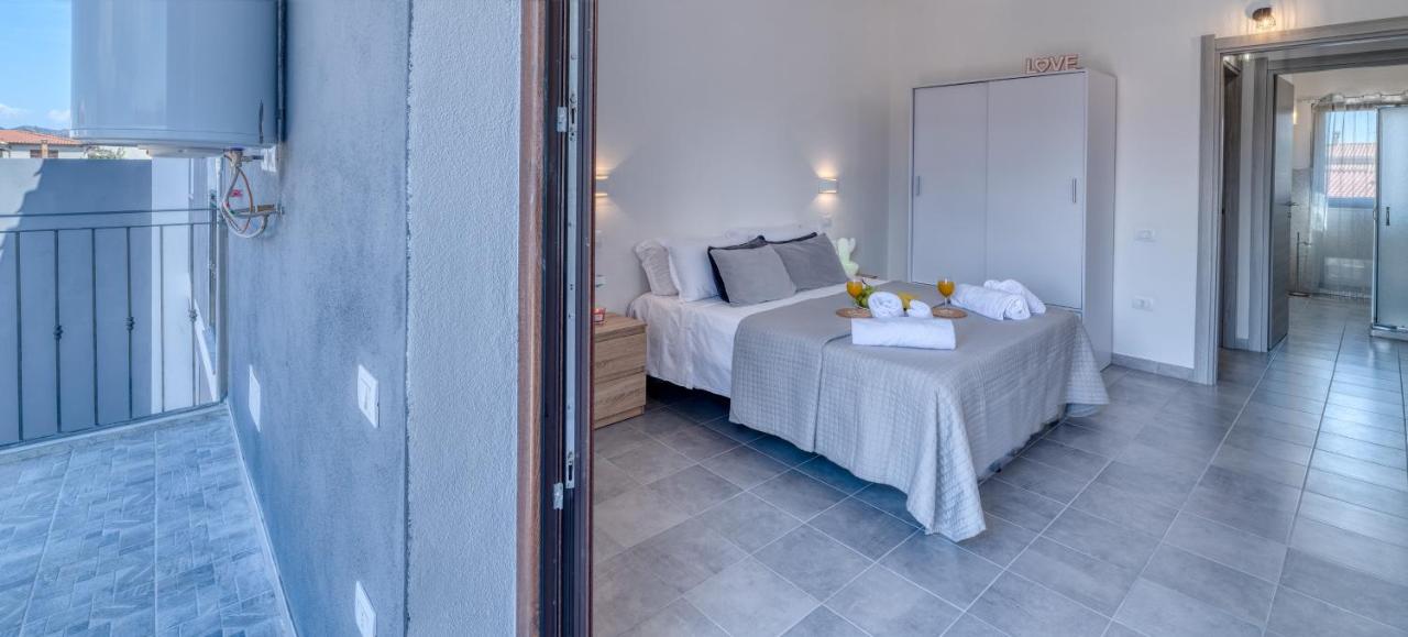 IzzHome Cozy Sunflowers - B&B Pula