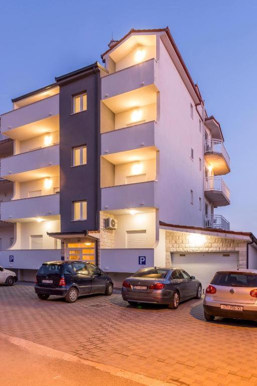 Holiday apartments Stobrec 2 - Bed and Breakfast Split