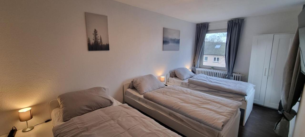 B&B Dinslaken - 3-Bett Wohnung im Boardinghaus Elisabeth - Bed and Breakfast Dinslaken