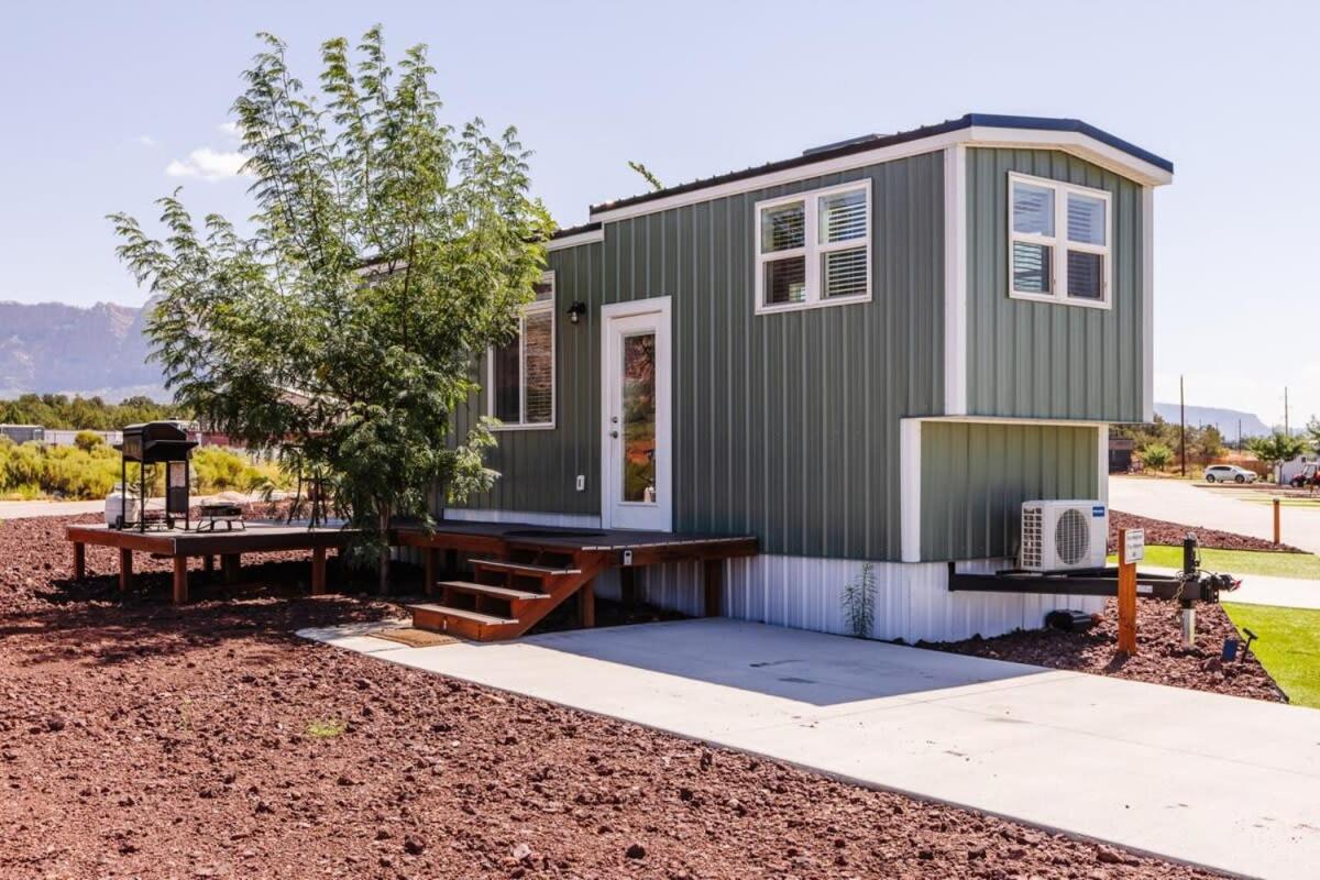 Harrington Tiny House - B&B Apple Valley