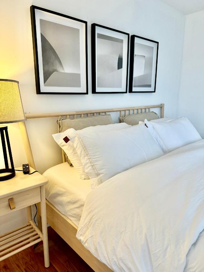 B&B Newark - Stylish Evergreen Apartment By Newark Airport - Bed and Breakfast Newark