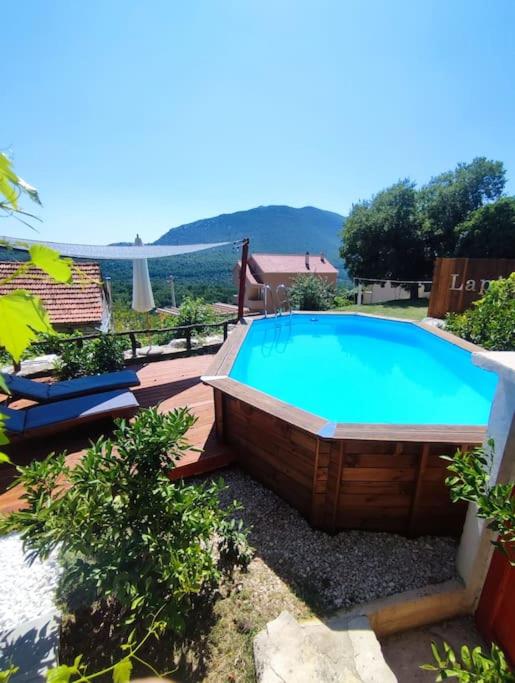 Old House Lapis- pool, hot tub, BBQ - B&B Zadvarje